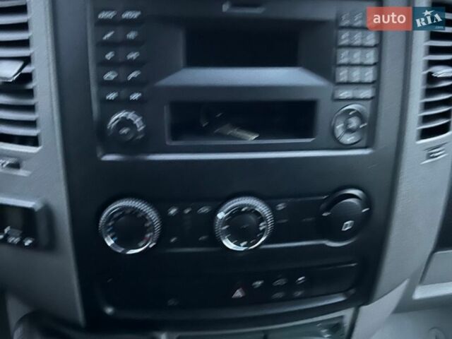 Белый Мерседес Sprinter, объемом двигателя 2.2 л и пробегом 175 тыс. км за 25450 $, фото 56 на Automoto.ua