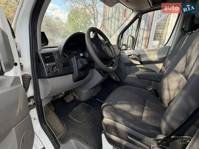 Белый Мерседес Sprinter, объемом двигателя 0 л и пробегом 120 тыс. км за 15000 $, фото 3 на Automoto.ua