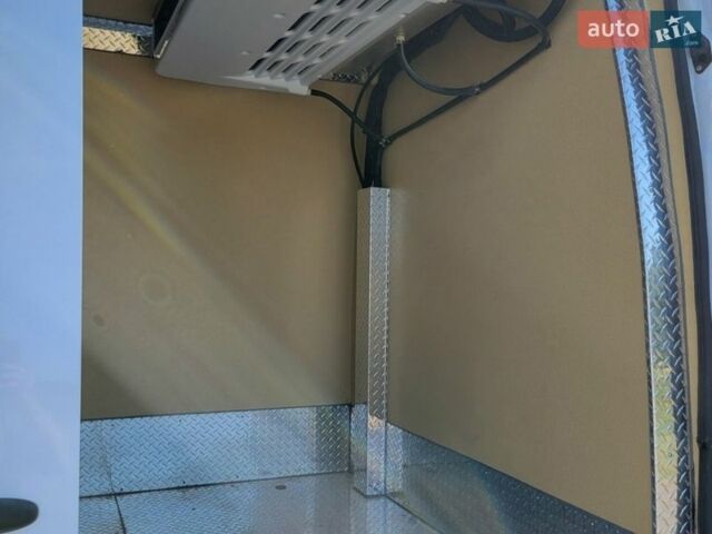 Белый Мерседес Sprinter, объемом двигателя 3 л и пробегом 311 тыс. км за 31900 $, фото 22 на Automoto.ua
