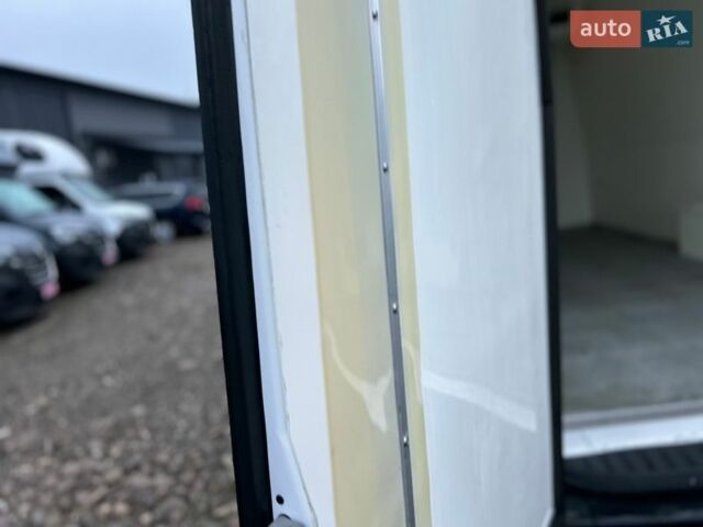 Белый Мерседес Sprinter, объемом двигателя 2.2 л и пробегом 175 тыс. км за 25450 $, фото 32 на Automoto.ua