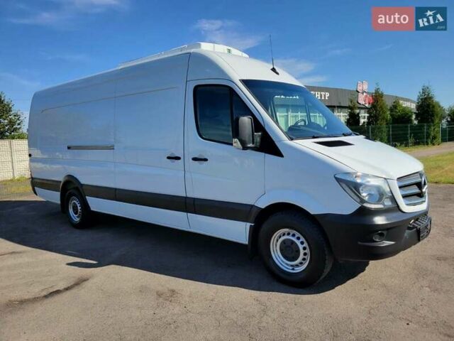 Белый Мерседес Sprinter, объемом двигателя 3 л и пробегом 311 тыс. км за 31800 $, фото 4 на Automoto.ua