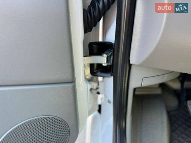 Белый Мерседес Sprinter, объемом двигателя 2.14 л и пробегом 283 тыс. км за 19500 $, фото 63 на Automoto.ua