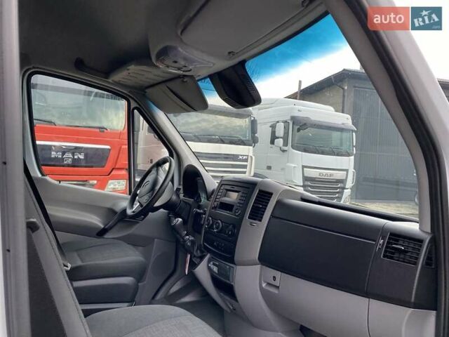 Белый Мерседес Sprinter, объемом двигателя 2.2 л и пробегом 170 тыс. км за 21450 $, фото 35 на Automoto.ua