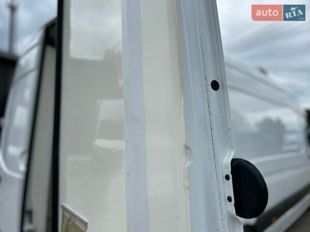 Белый Мерседес Sprinter, объемом двигателя 2.2 л и пробегом 175 тыс. км за 25450 $, фото 18 на Automoto.ua