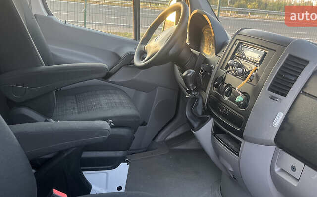 Белый Мерседес Sprinter, объемом двигателя 2.2 л и пробегом 180 тыс. км за 26900 $, фото 12 на Automoto.ua