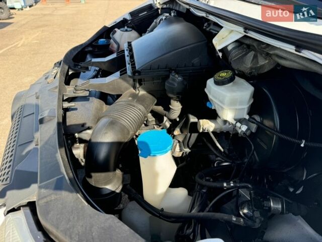 Белый Мерседес Sprinter, объемом двигателя 2.14 л и пробегом 283 тыс. км за 19500 $, фото 105 на Automoto.ua