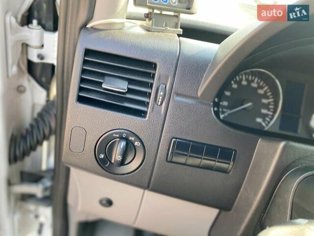 Белый Мерседес Sprinter, объемом двигателя 2.2 л и пробегом 175 тыс. км за 21950 $, фото 54 на Automoto.ua
