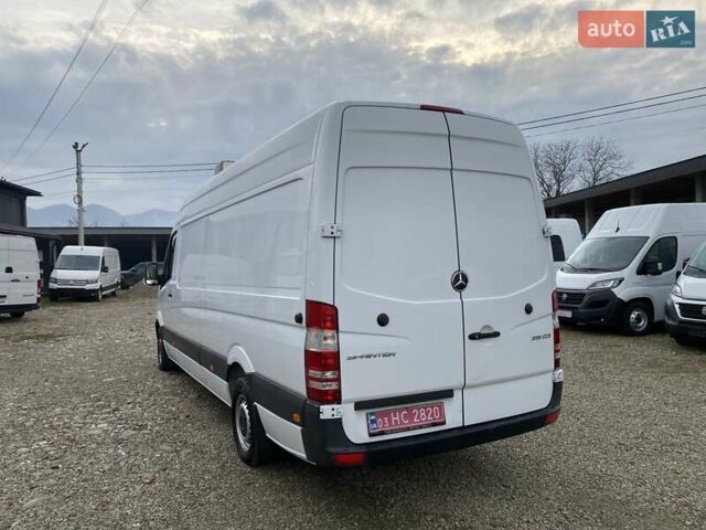 Белый Мерседес Sprinter, объемом двигателя 2.2 л и пробегом 170 тыс. км за 21450 $, фото 4 на Automoto.ua