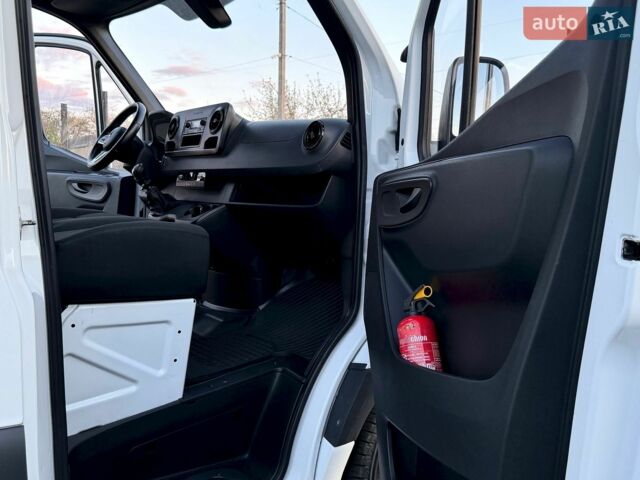 Белый Мерседес Sprinter, объемом двигателя 3 л и пробегом 236 тыс. км за 30000 $, фото 22 на Automoto.ua