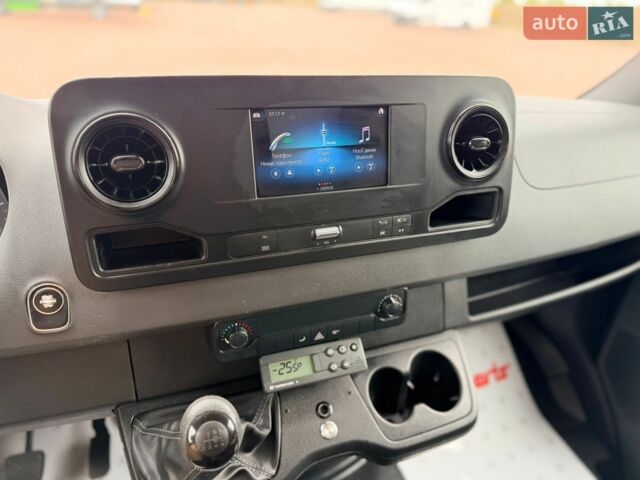 Белый Мерседес Sprinter, объемом двигателя 2.1 л и пробегом 278 тыс. км за 26500 $, фото 24 на Automoto.ua