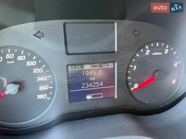 Белый Мерседес Sprinter, объемом двигателя 2.14 л и пробегом 234 тыс. км за 24000 $, фото 13 на Automoto.ua