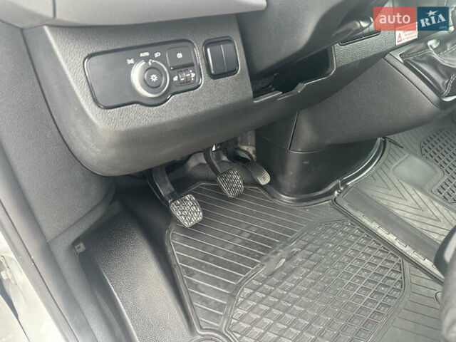 Білий Мерседес Sprinter, об'ємом двигуна 2.2 л та пробігом 256 тис. км за 27700 $, фото 51 на Automoto.ua