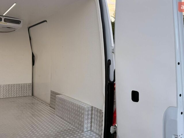 Белый Мерседес Sprinter, объемом двигателя 2.2 л и пробегом 263 тыс. км за 25000 $, фото 16 на Automoto.ua