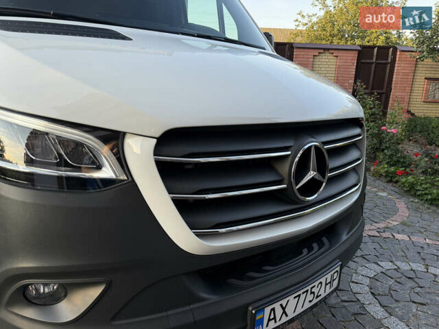 Белый Мерседес Sprinter, объемом двигателя 2.99 л и пробегом 20 тыс. км за 70000 $, фото 12 на Automoto.ua