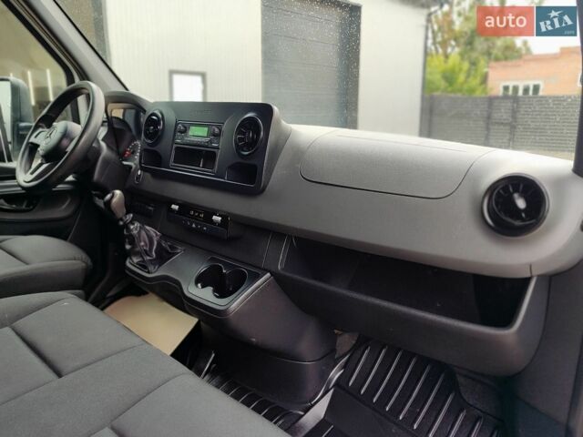 Белый Мерседес Sprinter, объемом двигателя 2.1 л и пробегом 244 тыс. км за 29900 $, фото 28 на Automoto.ua