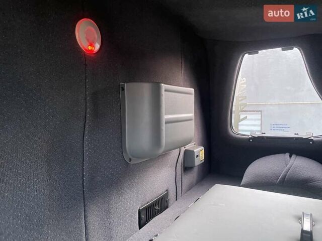 Білий Мерседес Sprinter, об'ємом двигуна 3 л та пробігом 255 тис. км за 29000 $, фото 38 на Automoto.ua