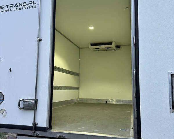 Белый Мерседес Sprinter, объемом двигателя 3 л и пробегом 591 тыс. км за 29000 $, фото 15 на Automoto.ua