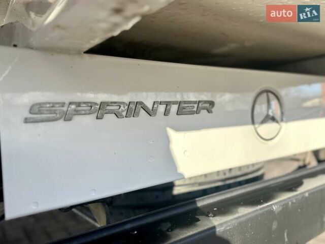 Белый Мерседес Sprinter, объемом двигателя 2.2 л и пробегом 218 тыс. км за 34550 $, фото 20 на Automoto.ua