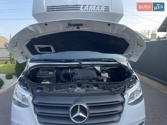 Белый Мерседес Sprinter, объемом двигателя 3 л и пробегом 254 тыс. км за 27500 $, фото 37 на Automoto.ua