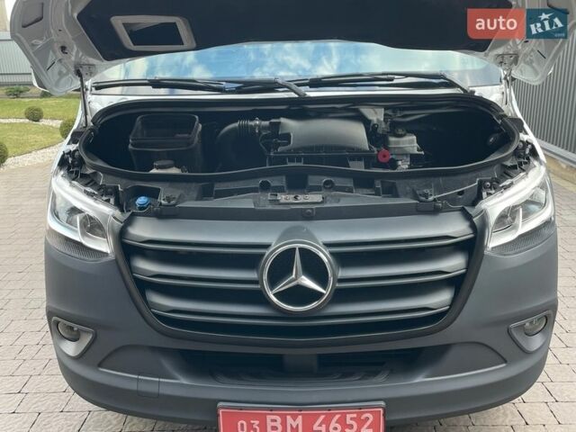 Белый Мерседес Sprinter, объемом двигателя 3 л и пробегом 253 тыс. км за 28500 $, фото 13 на Automoto.ua