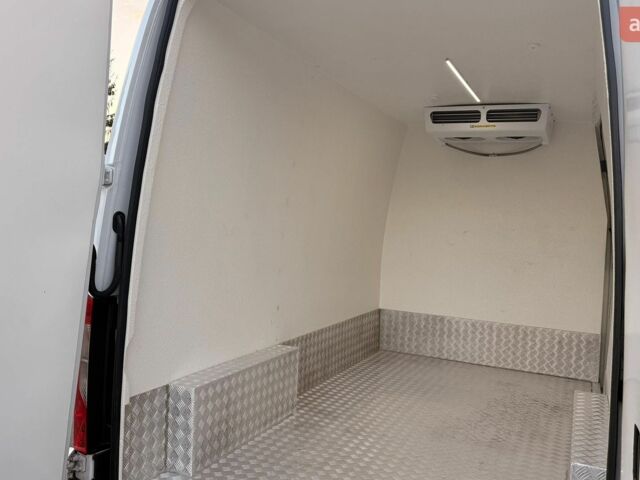 Белый Мерседес Sprinter, объемом двигателя 2.2 л и пробегом 263 тыс. км за 25000 $, фото 17 на Automoto.ua
