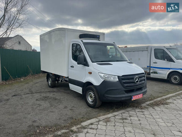 Белый Мерседес Sprinter, объемом двигателя 2.2 л и пробегом 239 тыс. км за 22500 $, фото 2 на Automoto.ua