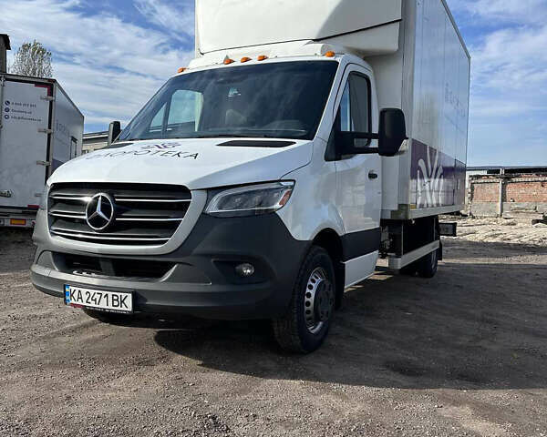 Белый Мерседес Sprinter, объемом двигателя 2.99 л и пробегом 377 тыс. км за 40000 $, фото 2 на Automoto.ua
