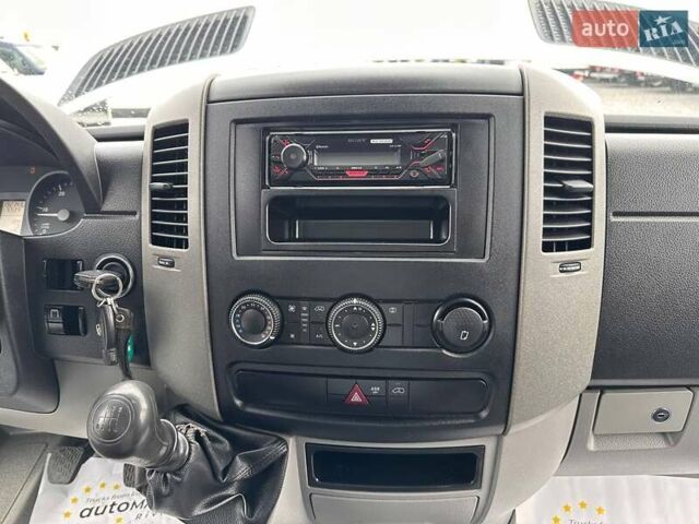Белый Мерседес Sprinter, объемом двигателя 2.2 л и пробегом 192 тыс. км за 29800 $, фото 31 на Automoto.ua