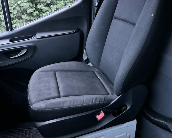 Белый Мерседес Sprinter, объемом двигателя 3 л и пробегом 591 тыс. км за 29000 $, фото 10 на Automoto.ua