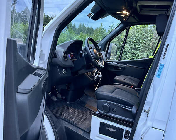 Белый Мерседес Sprinter, объемом двигателя 3 л и пробегом 591 тыс. км за 29000 $, фото 14 на Automoto.ua