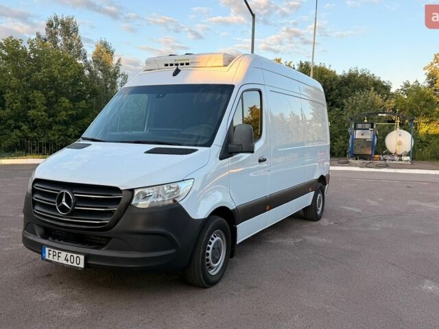 Белый Мерседес Sprinter, объемом двигателя 2.2 л и пробегом 263 тыс. км за 25000 $, фото 5 на Automoto.ua