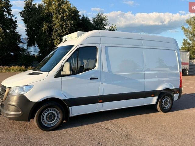 Белый Мерседес Sprinter, объемом двигателя 2.2 л и пробегом 263 тыс. км за 25000 $, фото 1 на Automoto.ua