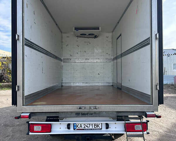 Белый Мерседес Sprinter, объемом двигателя 2.99 л и пробегом 377 тыс. км за 40000 $, фото 5 на Automoto.ua