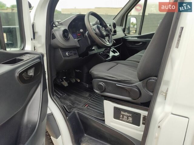 Белый Мерседес Sprinter, объемом двигателя 2.1 л и пробегом 244 тыс. км за 29900 $, фото 21 на Automoto.ua