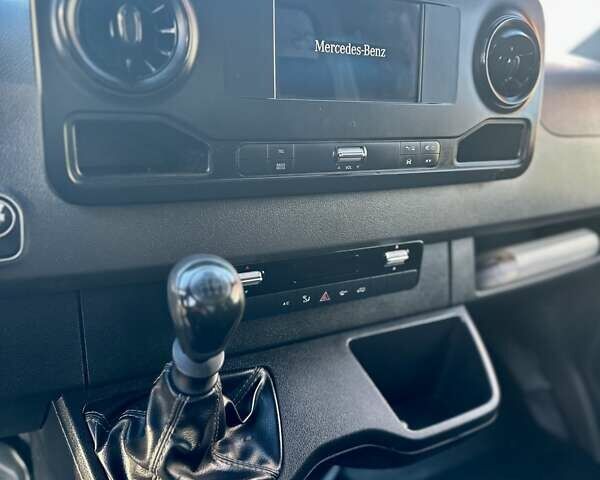 Белый Мерседес Sprinter, объемом двигателя 2.2 л и пробегом 218 тыс. км за 34550 $, фото 43 на Automoto.ua