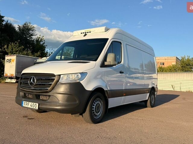 Белый Мерседес Sprinter, объемом двигателя 2.2 л и пробегом 263 тыс. км за 25000 $, фото 2 на Automoto.ua