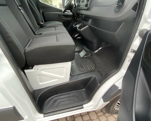 Білий Мерседес Sprinter, об'ємом двигуна 2.14 л та пробігом 280 тис. км за 28500 $, фото 18 на Automoto.ua