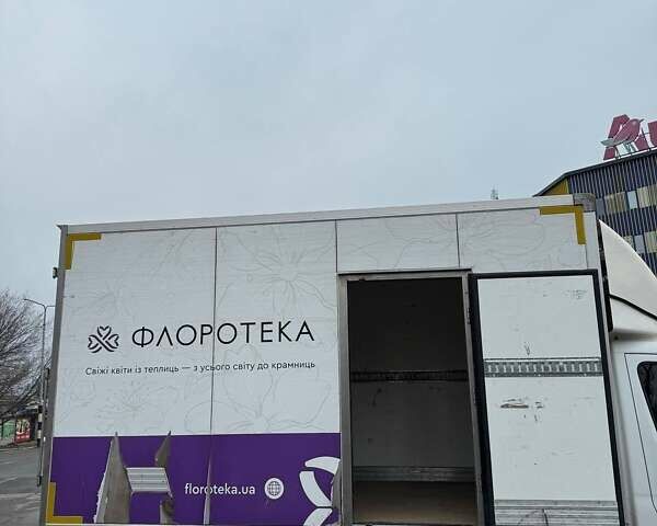 Белый Мерседес Sprinter, объемом двигателя 2.99 л и пробегом 472 тыс. км за 34000 $, фото 10 на Automoto.ua