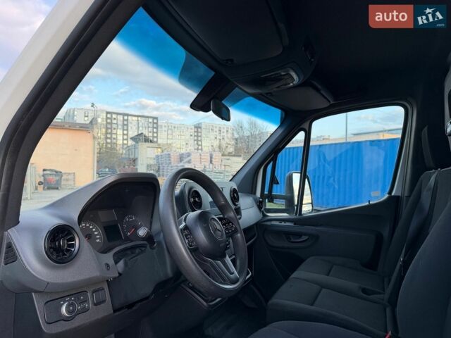 Белый Мерседес Sprinter, объемом двигателя 2.2 л и пробегом 243 тыс. км за 24400 $, фото 5 на Automoto.ua