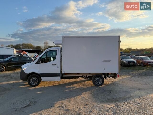 Белый Мерседес Sprinter, объемом двигателя 2.2 л и пробегом 243 тыс. км за 24700 $, фото 3 на Automoto.ua