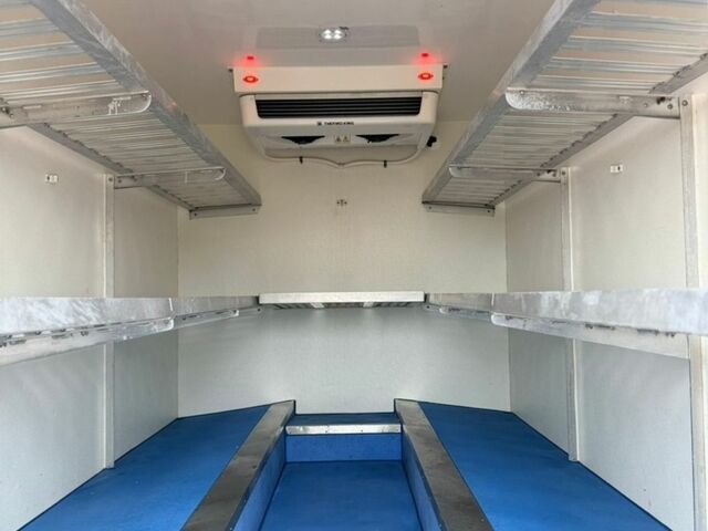 Белый Мерседес Sprinter, объемом двигателя 2.1 л и пробегом 278 тыс. км за 26500 $, фото 16 на Automoto.ua