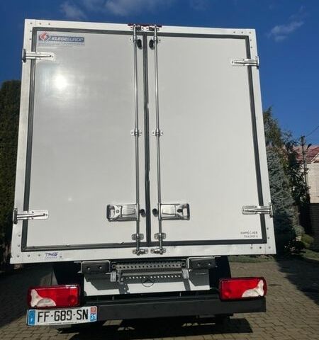 Белый Мерседес Sprinter, объемом двигателя 2.2 л и пробегом 360 тыс. км за 30800 $, фото 4 на Automoto.ua