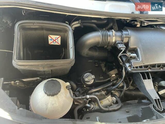 Белый Мерседес Sprinter, объемом двигателя 3 л и пробегом 254 тыс. км за 27500 $, фото 34 на Automoto.ua