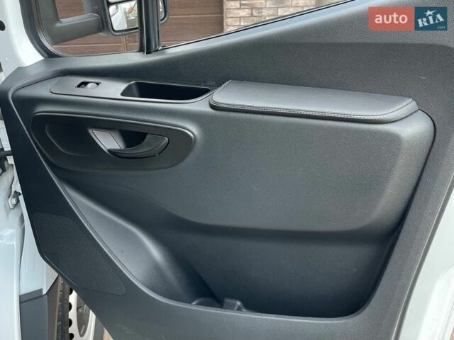 Белый Мерседес Sprinter, объемом двигателя 3 л и пробегом 253 тыс. км за 28500 $, фото 47 на Automoto.ua