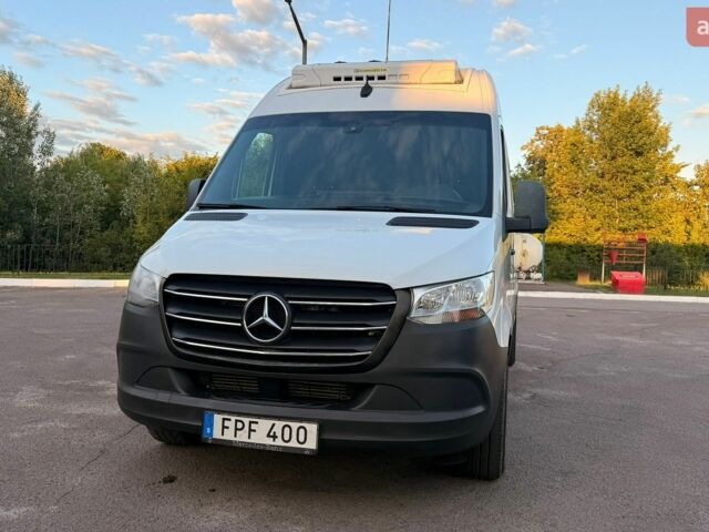 Белый Мерседес Sprinter, объемом двигателя 2.2 л и пробегом 263 тыс. км за 25000 $, фото 6 на Automoto.ua