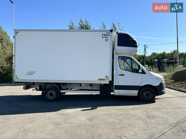 Белый Мерседес Sprinter, объемом двигателя 3 л и пробегом 591 тыс. км за 29000 $, фото 5 на Automoto.ua