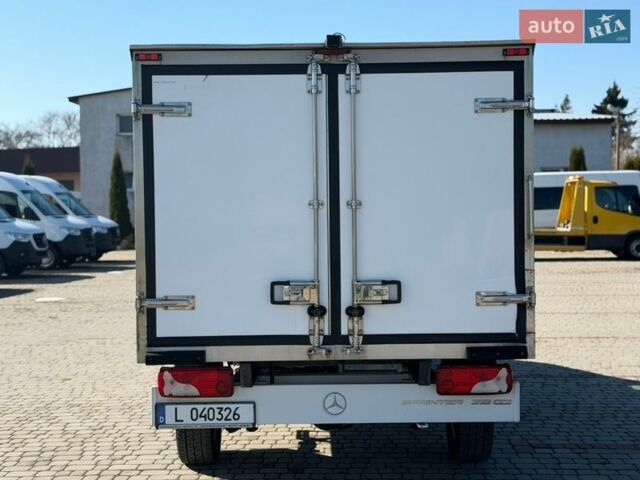 Белый Мерседес Sprinter, объемом двигателя 2.14 л и пробегом 234 тыс. км за 24000 $, фото 4 на Automoto.ua