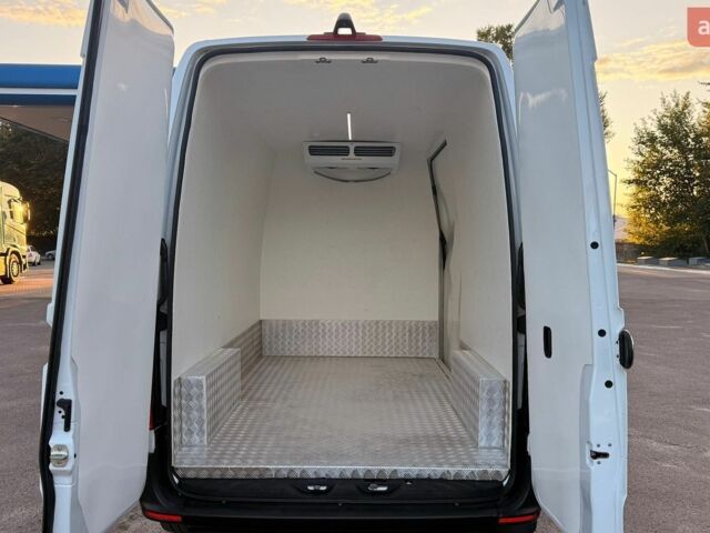 Белый Мерседес Sprinter, объемом двигателя 2.2 л и пробегом 263 тыс. км за 25000 $, фото 15 на Automoto.ua