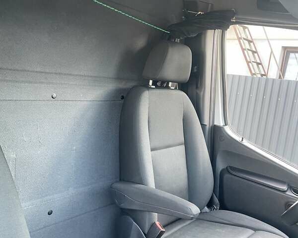 Белый Мерседес Sprinter, объемом двигателя 3 л и пробегом 254 тыс. км за 27500 $, фото 24 на Automoto.ua