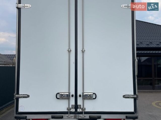 Белый Мерседес Sprinter, объемом двигателя 3 л и пробегом 253 тыс. км за 28500 $, фото 9 на Automoto.ua